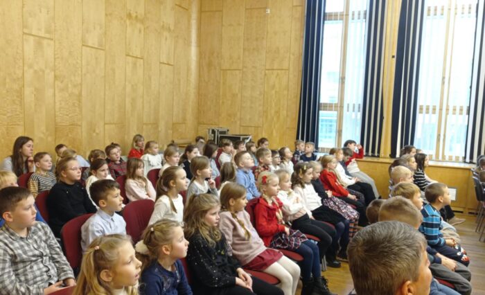 f87baaac-0d18-406a-a6d5-bdad938d4975